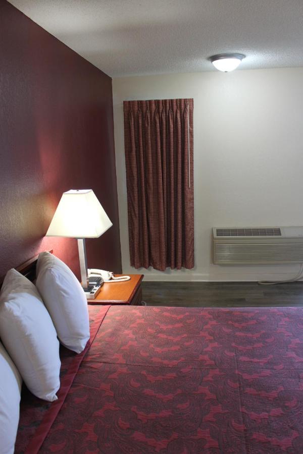 Travel Inn Of Буфорд Экстерьер фото