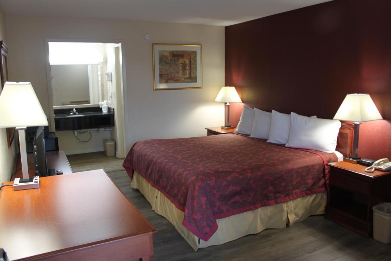 Travel Inn Of Буфорд Экстерьер фото
