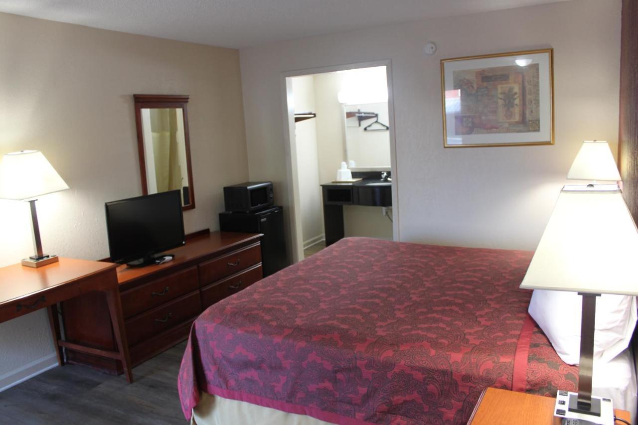 Travel Inn Of Буфорд Экстерьер фото